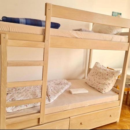 Bishnu Hostel Загреб Екстер'єр фото