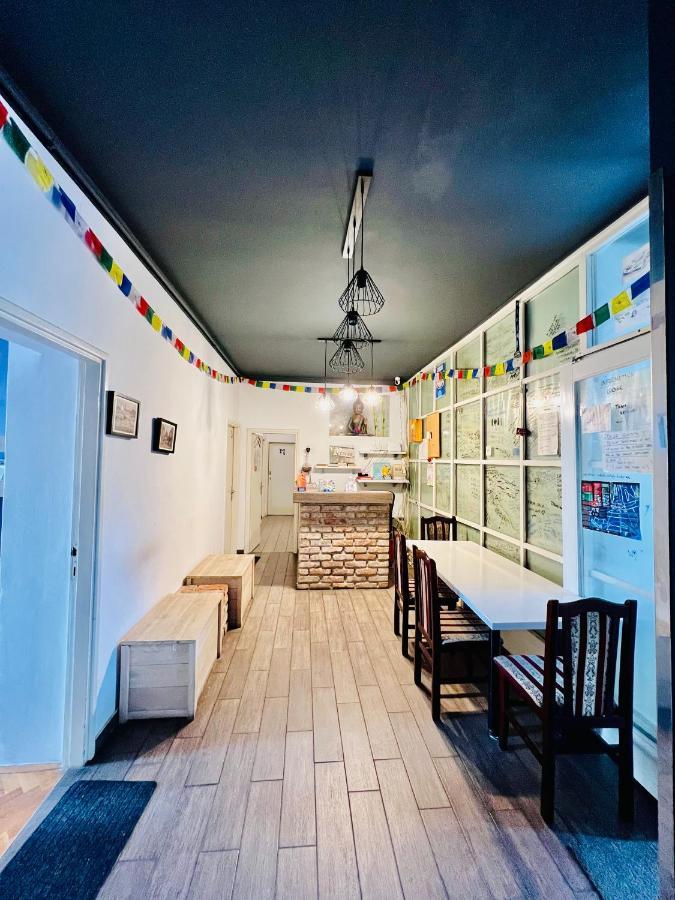 Bishnu Hostel Загреб Екстер'єр фото