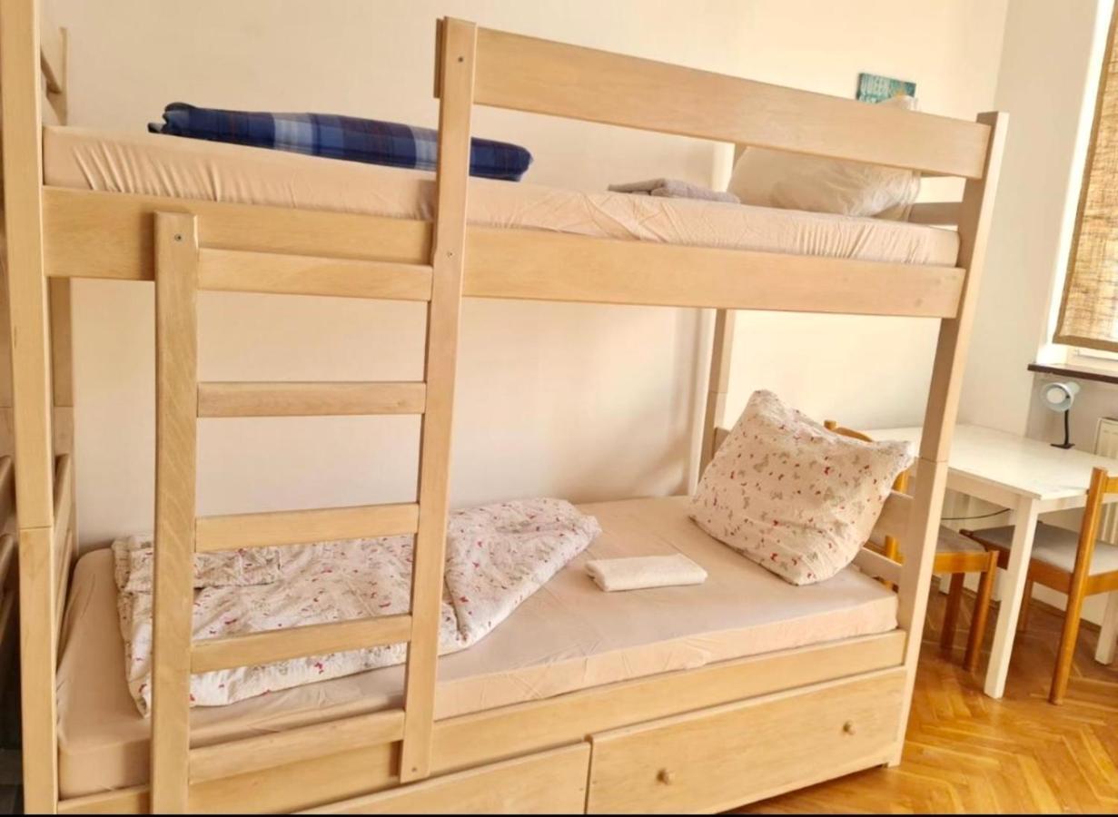 Bishnu Hostel Загреб Екстер'єр фото