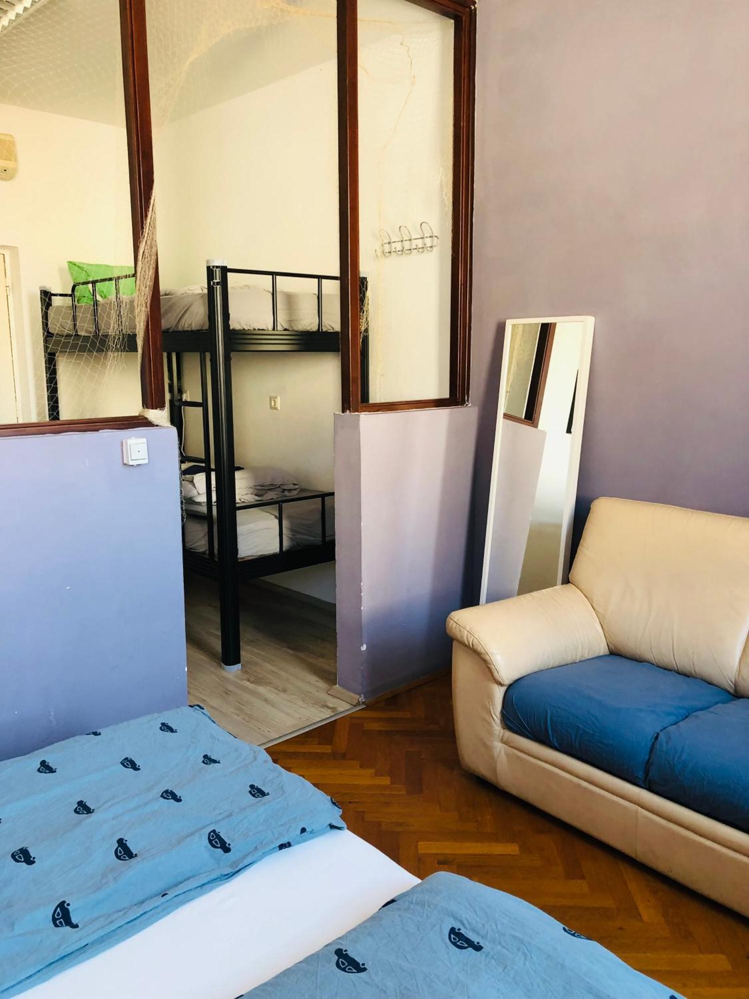 Bishnu Hostel Загреб Екстер'єр фото